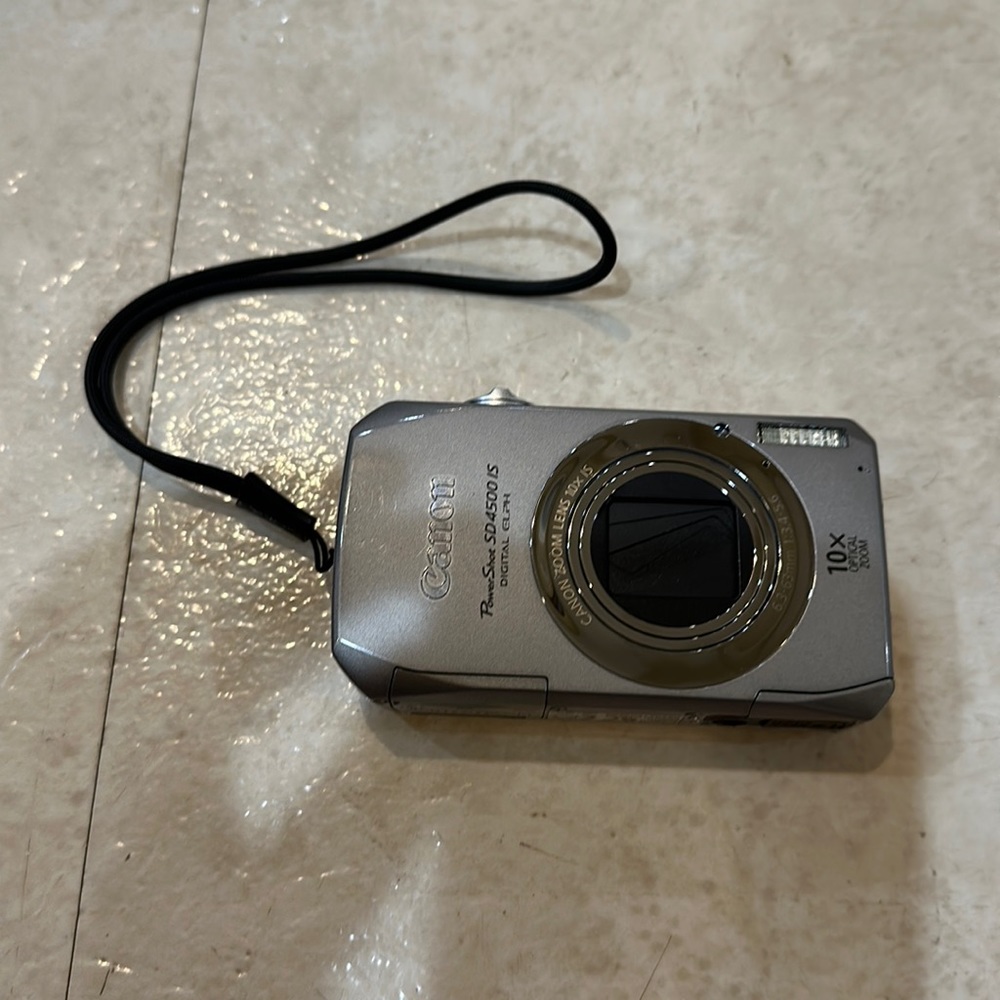 canon powershot SD 4500 is
